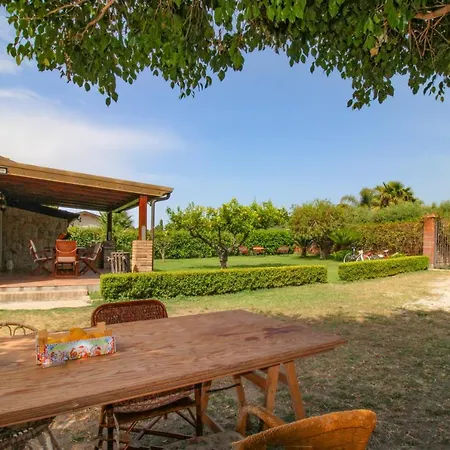 Semesterbostad La Casa Di Lina - Capo D'orlando, Casa Con Ampio Giardino